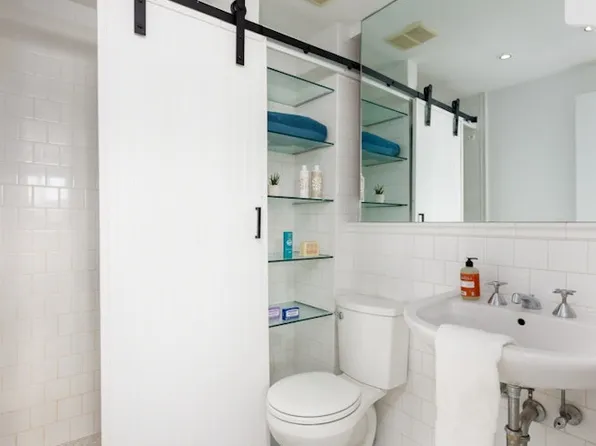 40 West 17th Street image 12 of 21