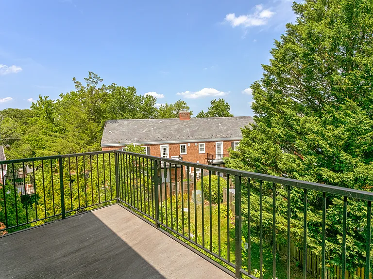 2820 S Abingdon St #C1 — Photo 30