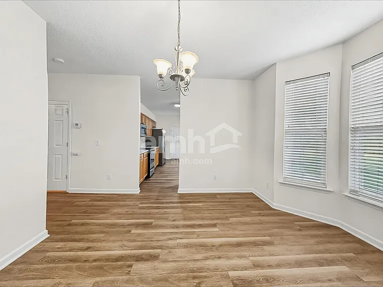 2714 Dandelion Dr — Photo 6