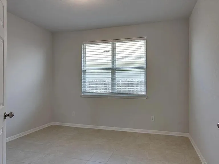 240 La Escalera Dr — Photo 24