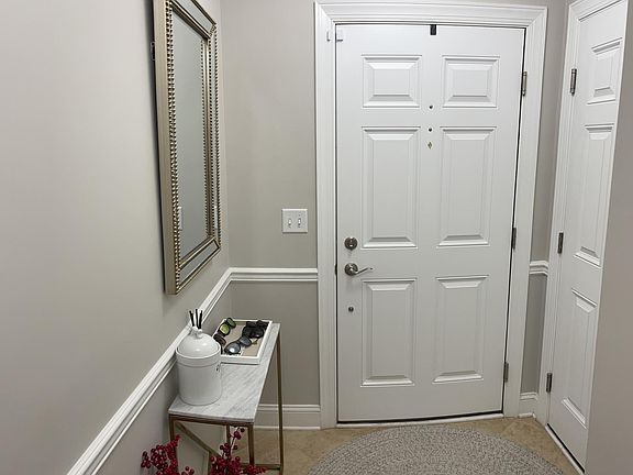 2nd image of 314 N George Mason Dr