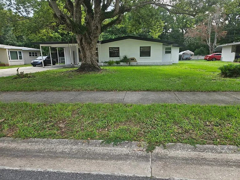 2816 S French Ave — Photo 1
