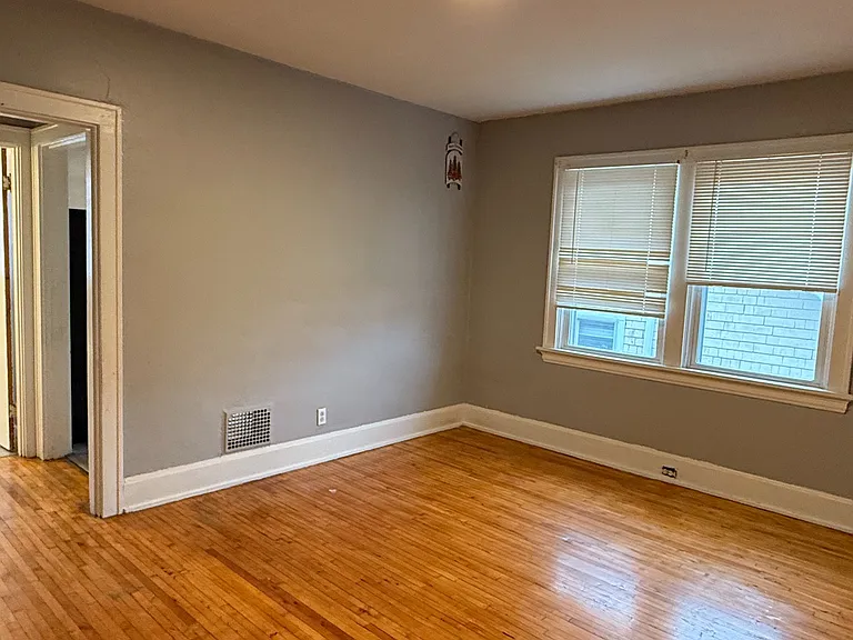 2748 Harris Ave #4 — Photo 1