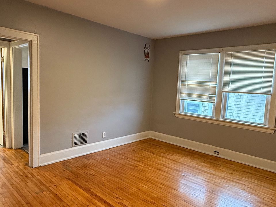 1st image of 2748 Harris Ave #4