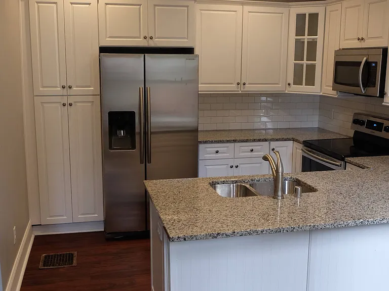 512 West 31st Street - 512 — Photo 2