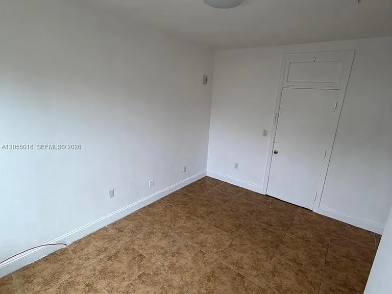 4152 SW 13th St #7 — Photo 7