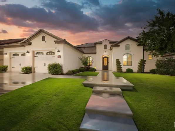 12700 Stillbrook Dr, Bakersfield, CA 93311