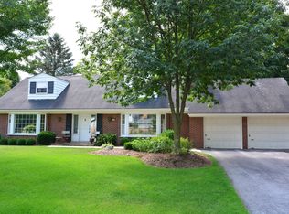 2333 W Dunwood Rd, Glendale, WI 53209