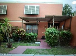 1463 Fairway Rd, Pembroke Pines, FL 33026