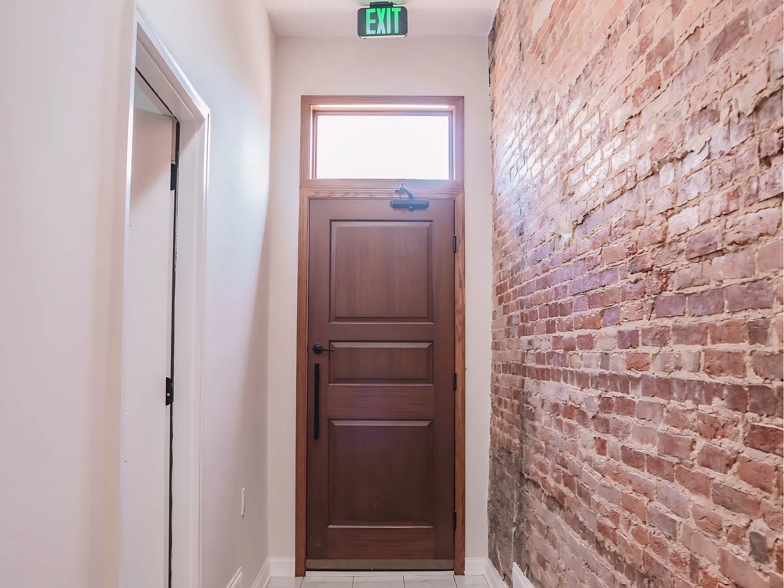 1042 Edmondson Ave — Photo 1
