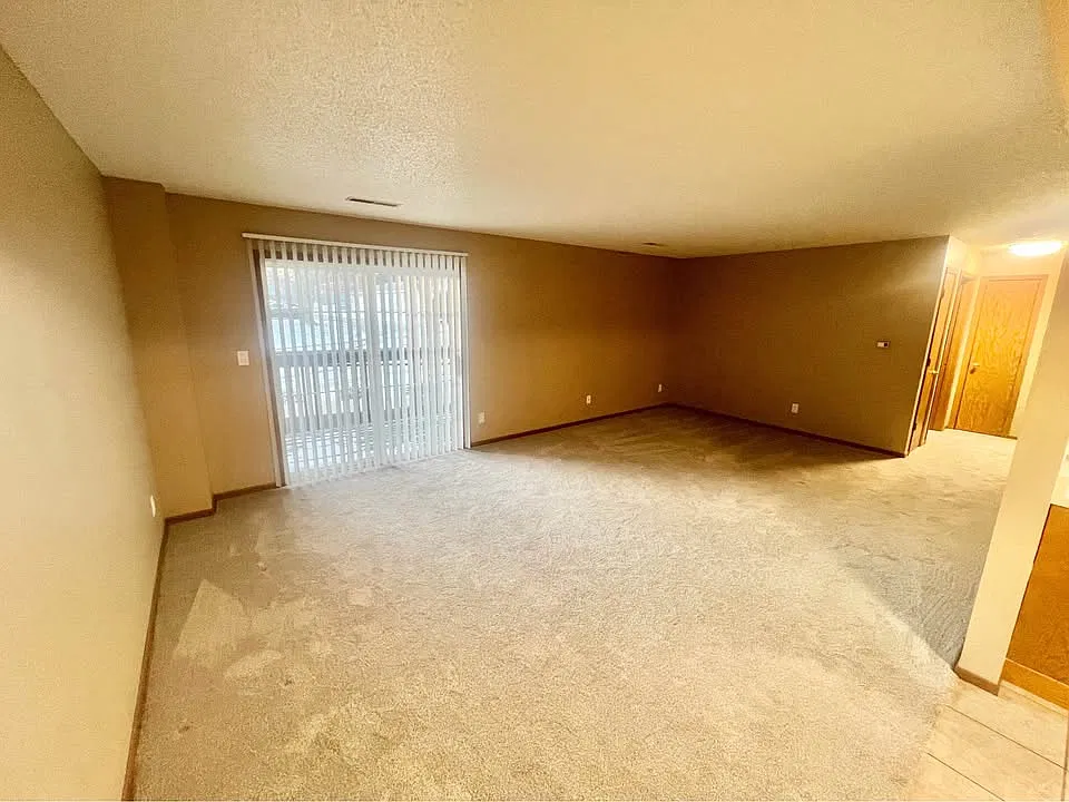 2 bed, 1200 sqft, $1,275 — Photo 3
