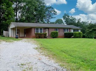 1037 Little Rd, Newton, NC 28658