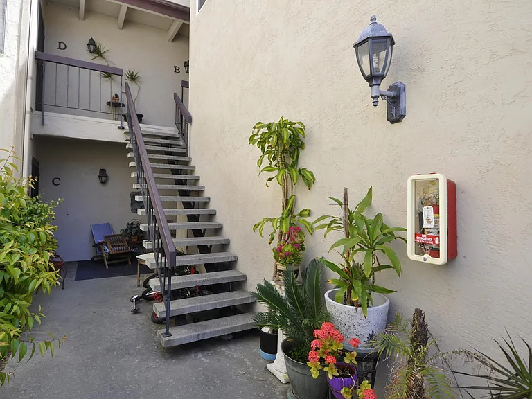 4022 Layang Layang Cir #1 — Photo 32