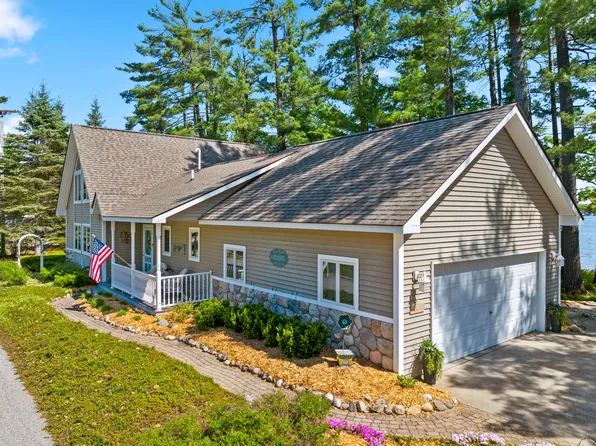 1811 Sunset Dr, Gaylord, MI 49735