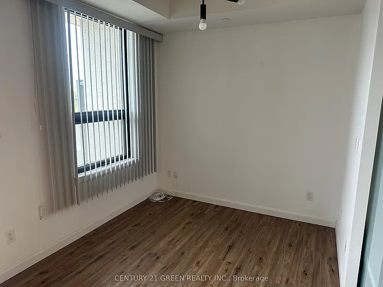 7 Erie Ave #309 — Photo 16