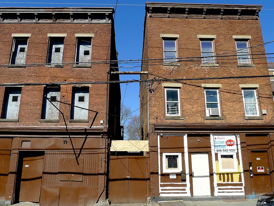 1st image of 104 William St #3