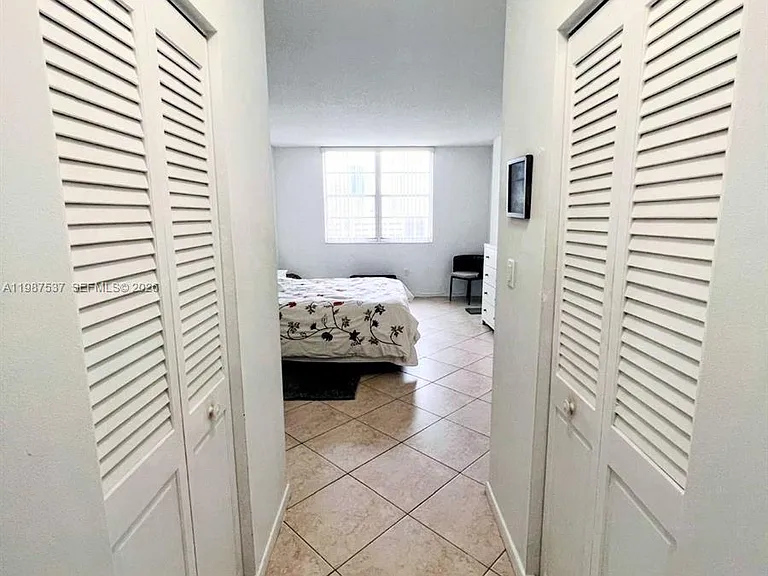 300 Bayview Dr #915 — Photo 16