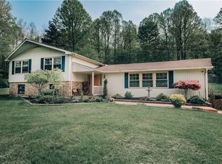 331 College Lodge Rd, Indiana, PA 15701