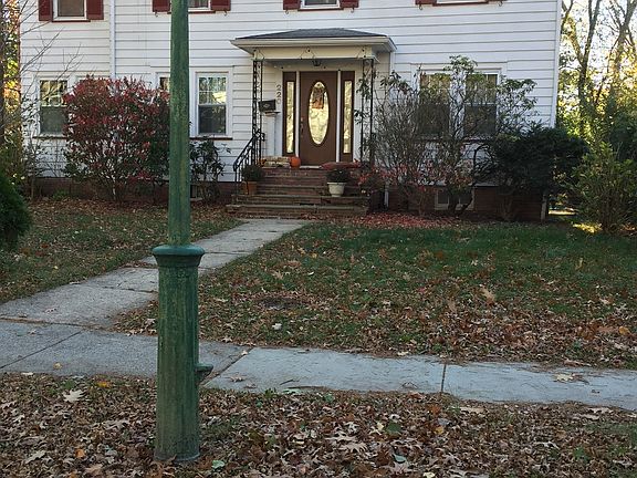 4th image of 220 Coudert Pl