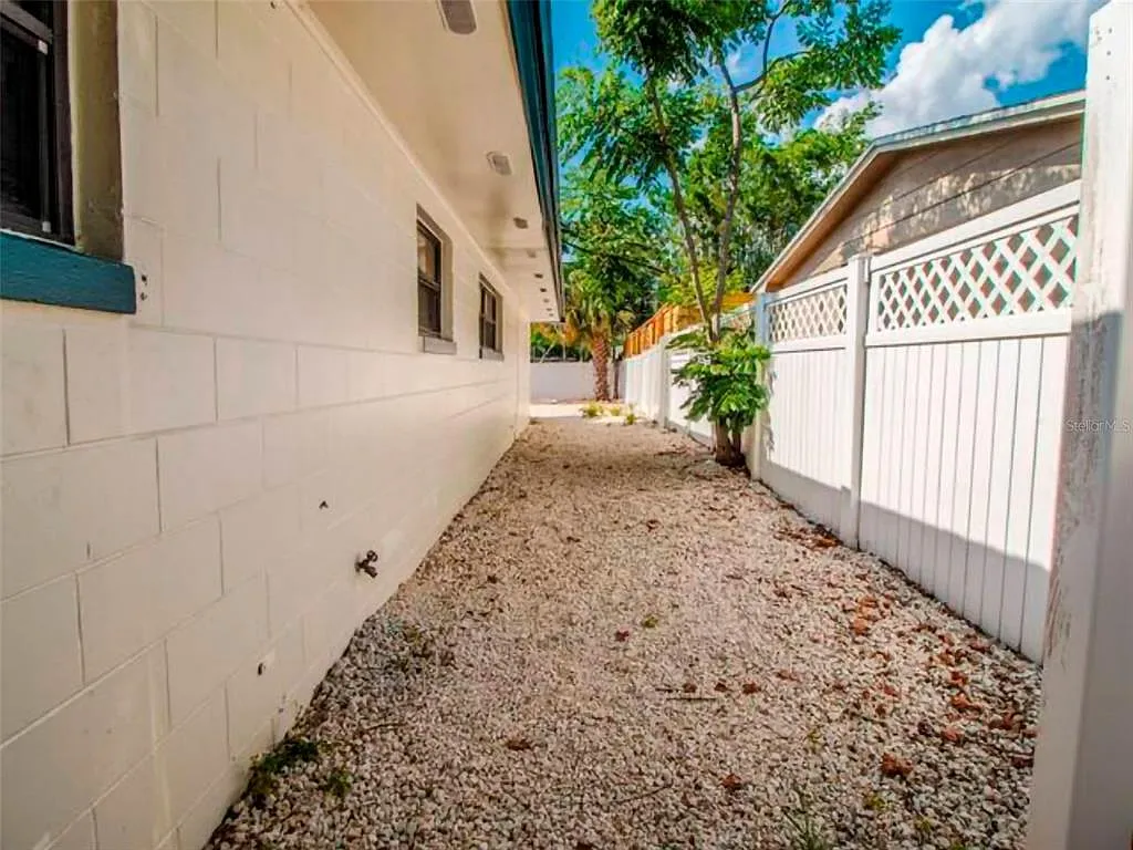 1 bed, 1.0 bath, 544 sqft, $1,800 — Photo 2