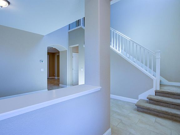 5th image of 485 Windmill Ct