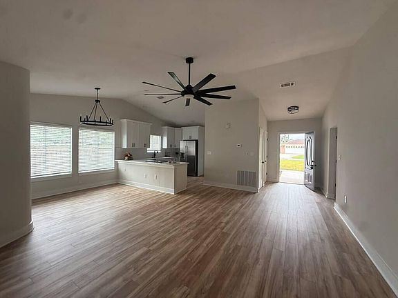 4th image of 64 Shore Dr