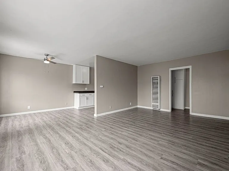 3845 Potomac Ave — Photo 12