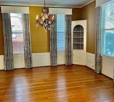 4th image of 228 Virginia Ave