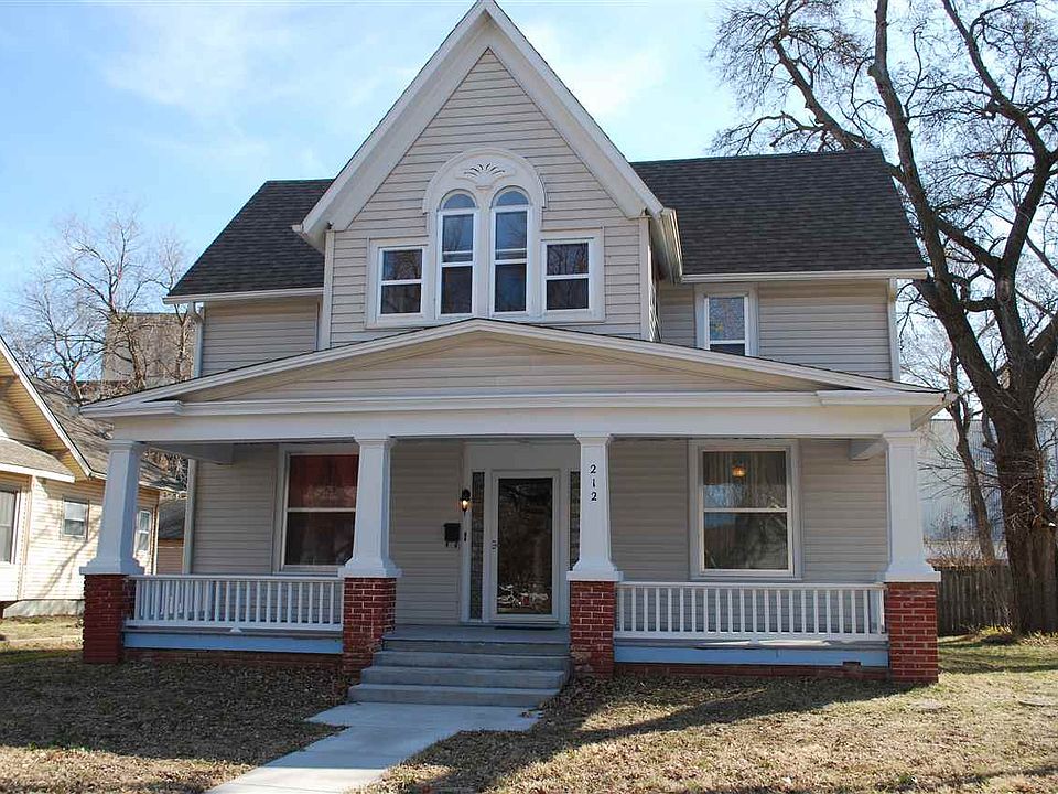 1st image of 212 NE 4th St