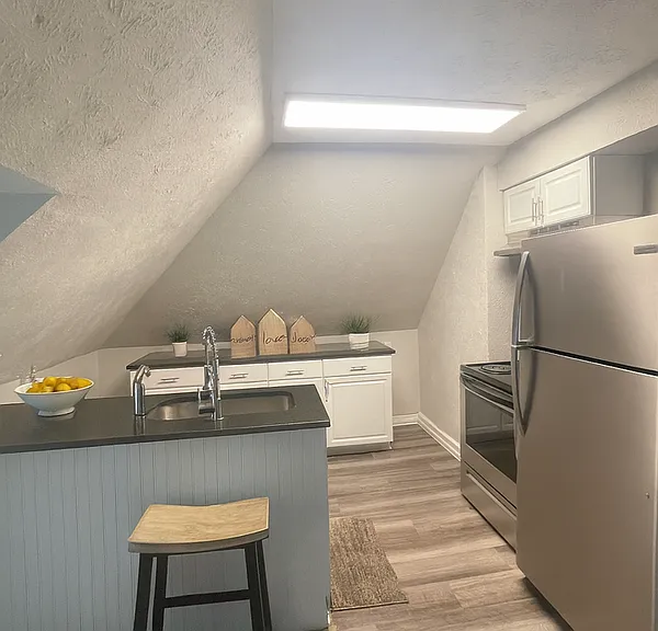 2135 Summit St #C — Photo 11