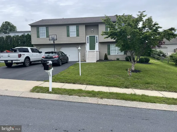 130 Asbury Ct, Mount Wolf, PA 17347