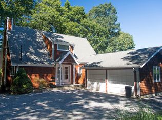 604 Water Mill Towd Rd, Southampton, NY 11968