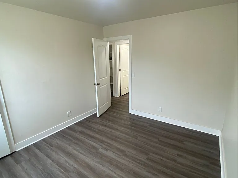 7104 White Oak Dr — Photo 8