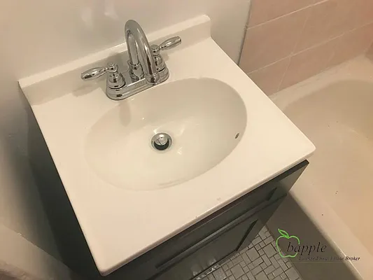 Rented by Bapple | media 24