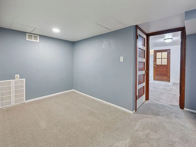 1318 E Willamette Ave — Photo 3