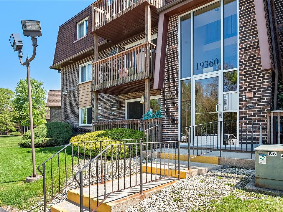 1st image of 19360 Wolf Rd APT 9