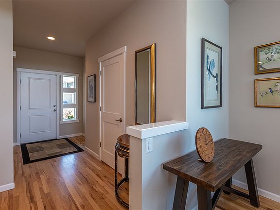 3rd image of 1010 W Osprey Heights Dr