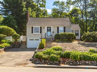 945 Main St, Lynnfield, MA 01940