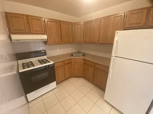 Rented by BUZZ REALTY | media 12