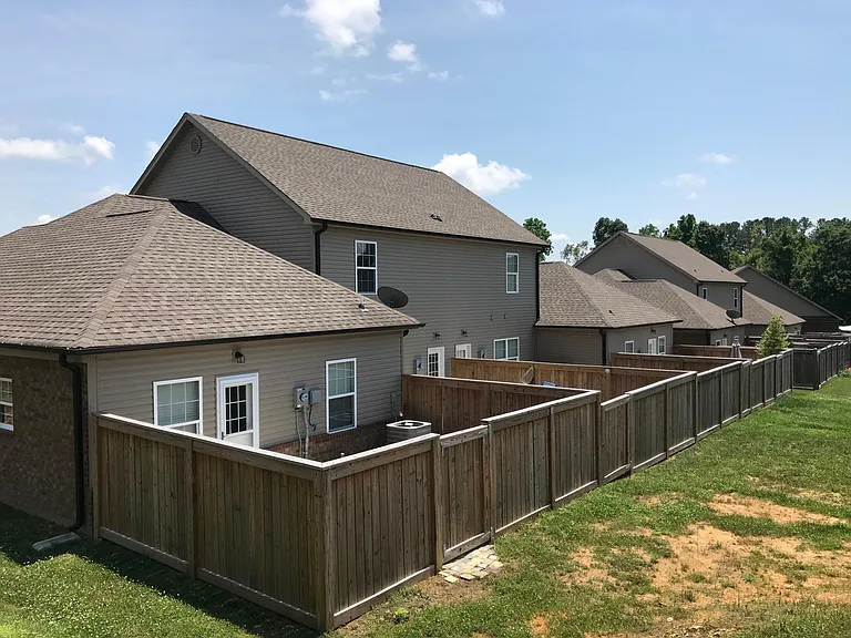 1827 Bell Tower Ln NE — Photo 2
