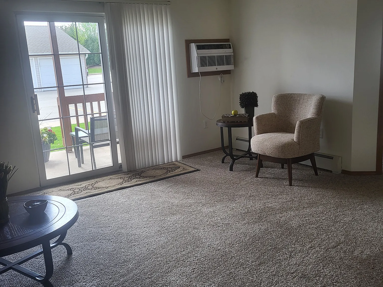 2 bed, 1100 sqft, $1,240 — Photo 3