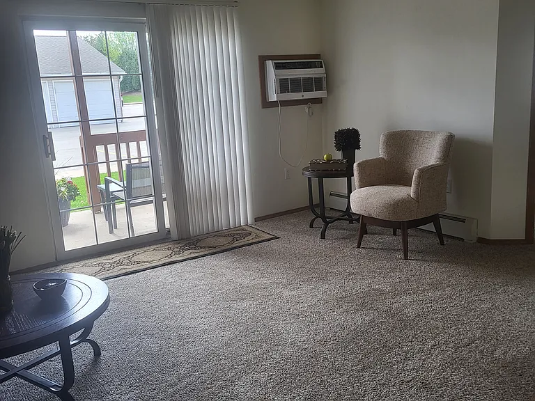 4600 N Providence Ave #6 — Photo 2