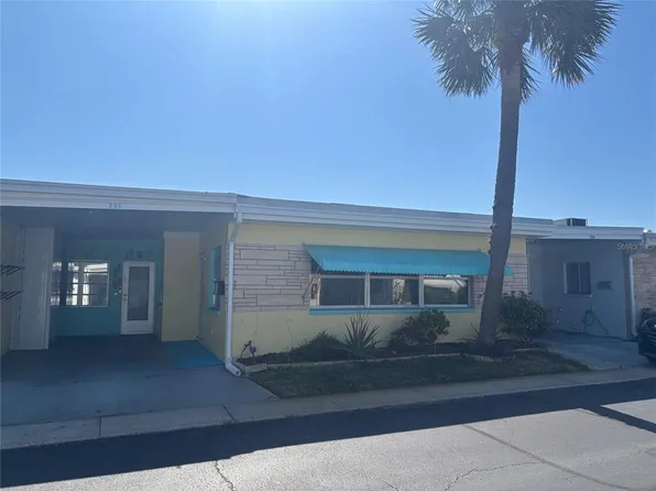 250 Rosery Rd NW APT 295, Largo, FL 33770