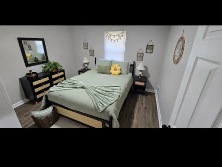 2115 Randolph Cir NW — Photo 8