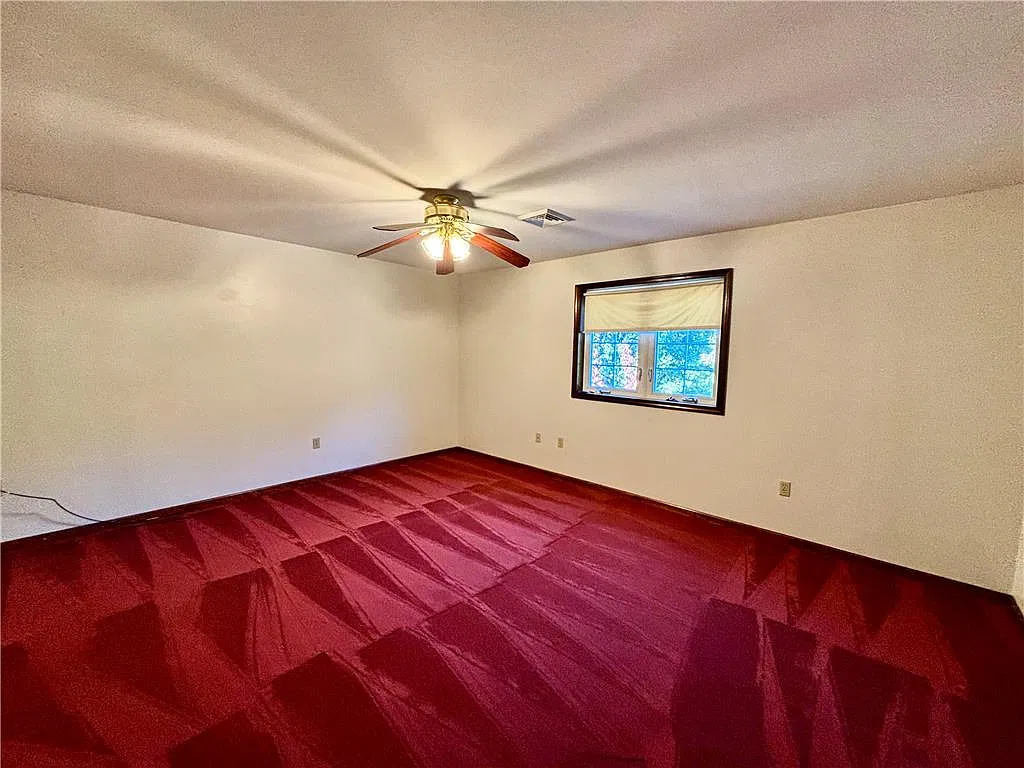 3 bed, 2.5 bath, 1989 sqft, $2,650 — Photo 3