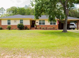 1611 Windsor Dr, Waycross, GA 31501