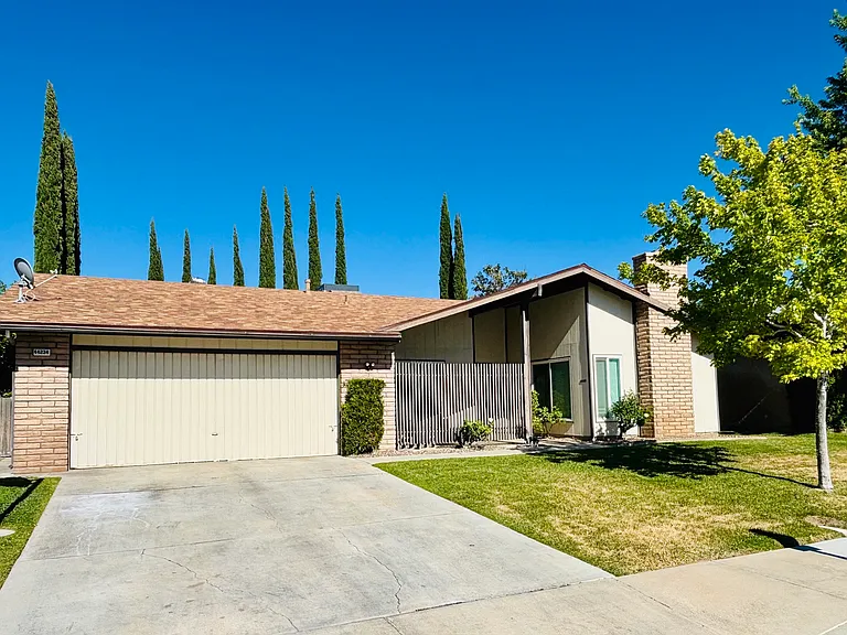 44234 Shad St — Photo 1