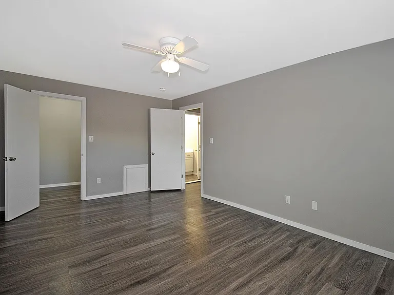 District Royal Oak Apartments — Photo 35