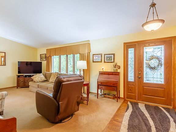 2nd image of 1099 Gloria Dr