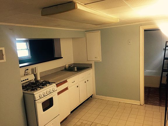 3rd image of 900 Ferdinand Ave #G